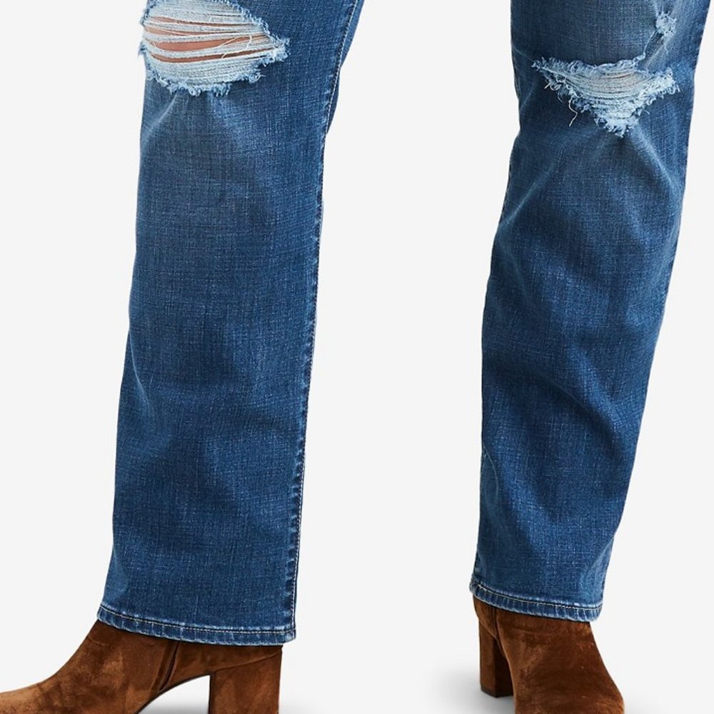 Levi's Plus Size 414 Distressed Straight Jeans - Picture 5 of 5